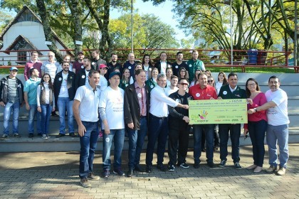 Cooperativas entregam doação ao HDP