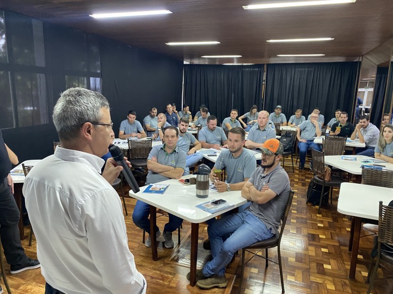 Corteva e Cotrifred promovem treinamento para equipe de vendas e gestores da cooperativa