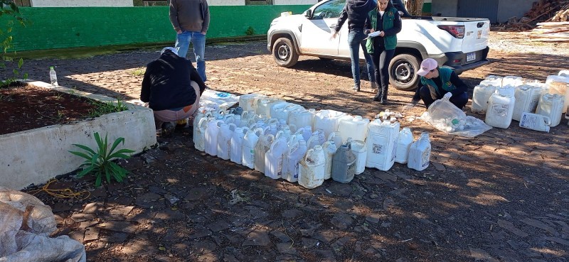 Cotrifred apoia coleta de embalagens vazias de agrotóxicos em Taquaruçu do Sul em ação alusiva ao Dia Mundial do Meio Ambiente