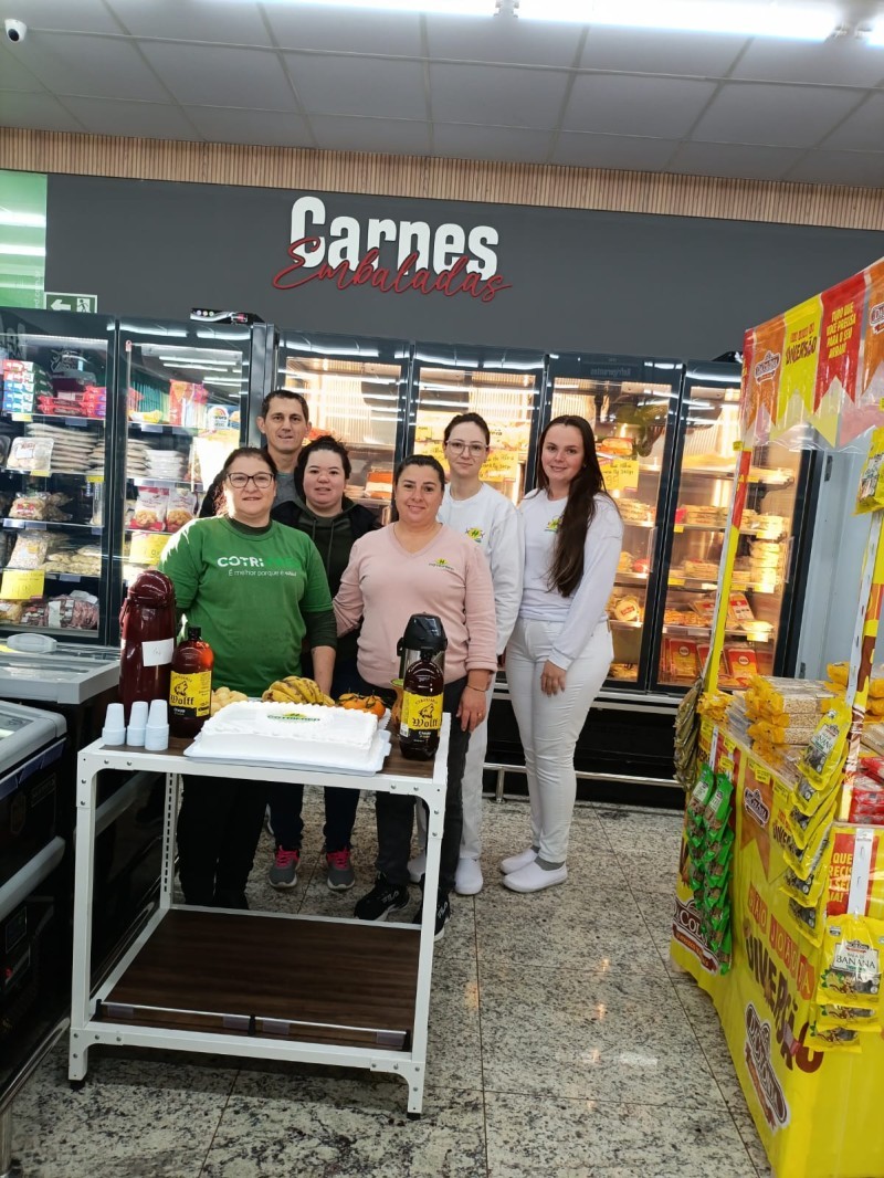 Cotrifred celebra 1 ano da reinauguração da unidade de Vista Alegre com ofertas especiais e demonstrações gastronômicas