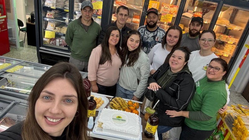 Cotrifred celebra 1 ano da reinauguração da unidade de Vista Alegre com ofertas especiais e demonstrações gastronômicas