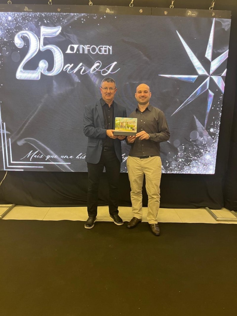 Cotrifred comemora 25 anos da parceira comercial Infogen Sistemas