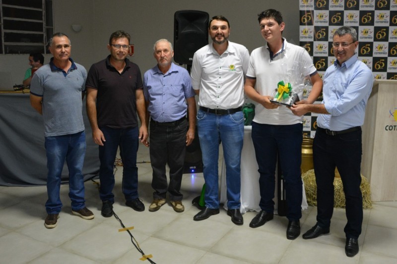 Cotrifred comemora 65 anos e homenageia associados