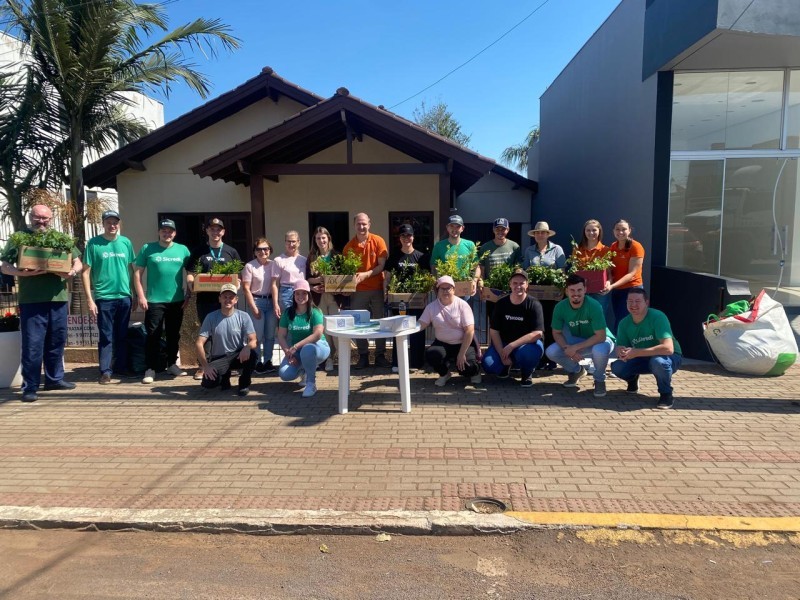 Cotrifred comemora Dia de Cooperar em suas unidades