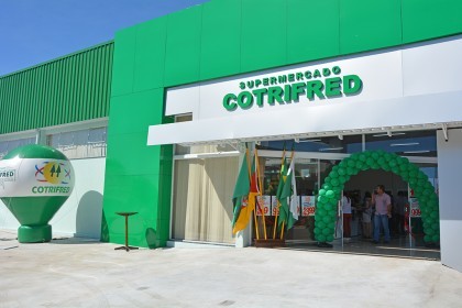 Cotrifred de Palmitinho é reinaugurada em espaço amplo e moderno