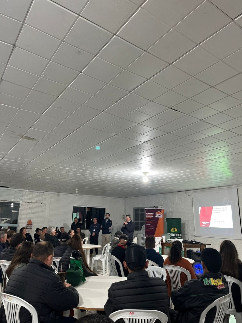 Cotrifred e Brevant promovem palestra sobre silagens de alta performance em Frederico Westphalen