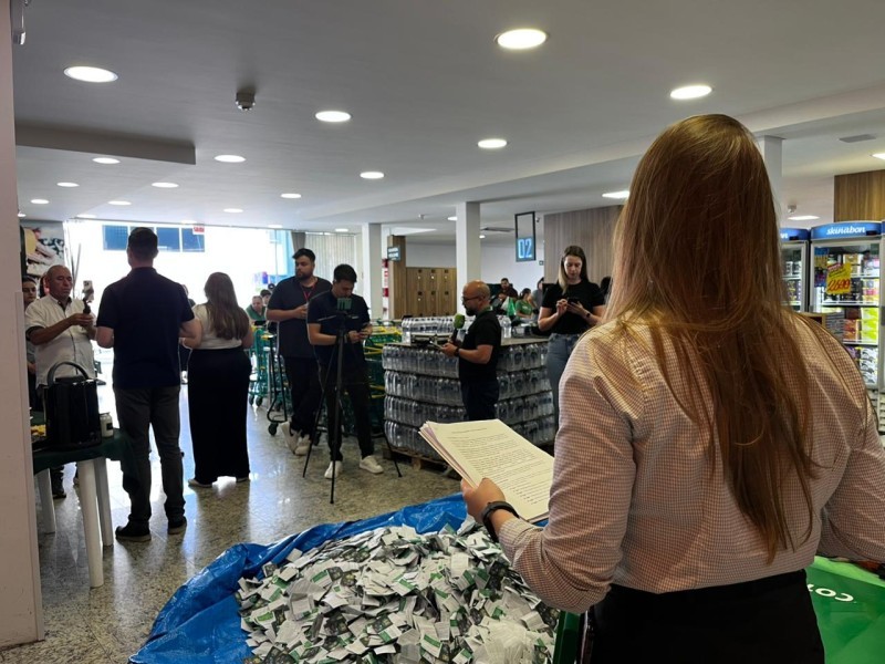 Cotrifred encerra campanha de 68 anos com sorteio de mais 23 prêmios aos cooperados e clientes