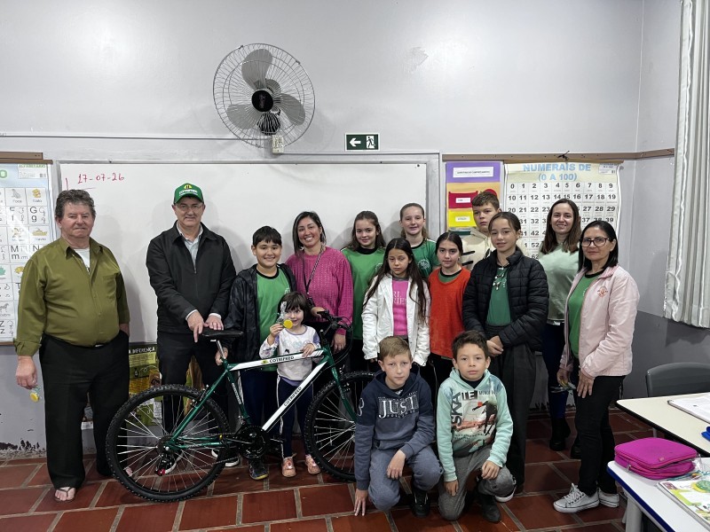 Cotrifred encerra Projeto Raízes do Campo com premiação aos estudantes participantes