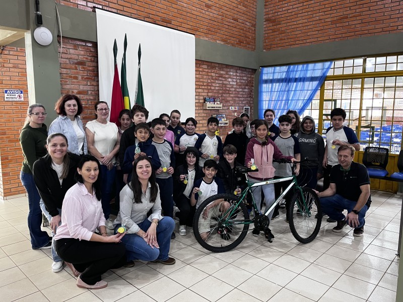Cotrifred encerra Projeto Raízes do Campo com premiação aos estudantes participantes