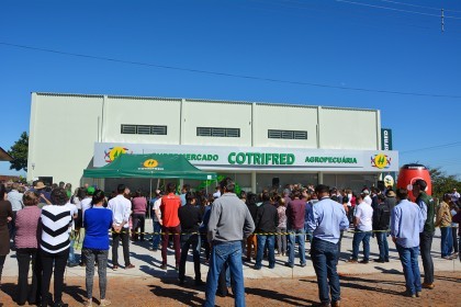 COTRIFRED inaugura supermercado e reinaugura agropecuária na filial de Caiçara