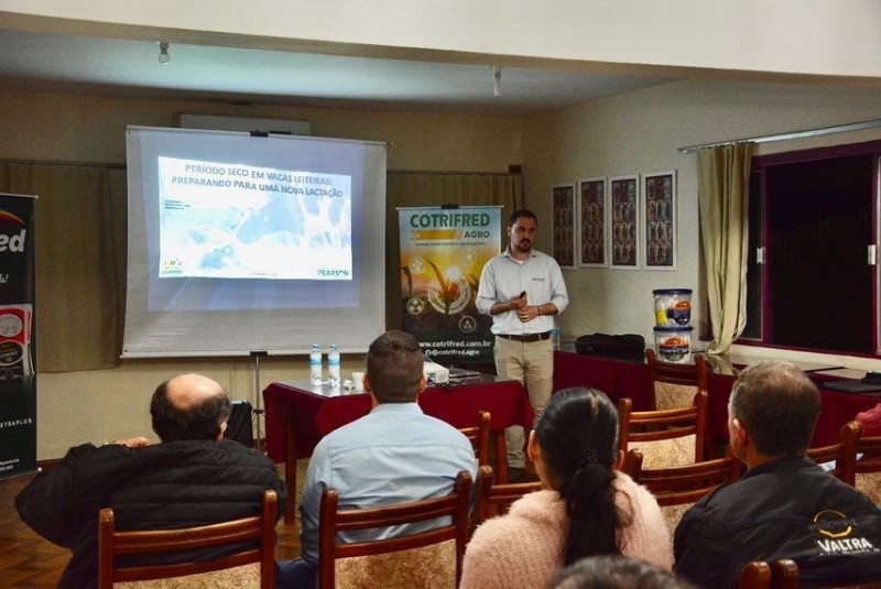 Cotrifred inicia ciclo de palestras sobre bovinos