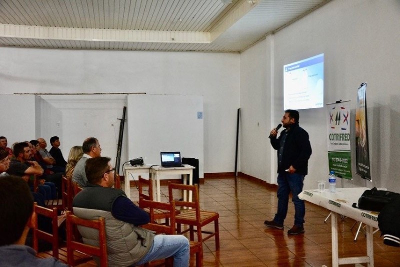 Cotrifred inicia ciclo de palestras sobre bovinos