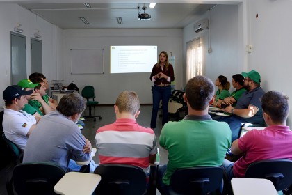 COTRIFRED investe em capacitação com os profissionais do Departamento Técnico