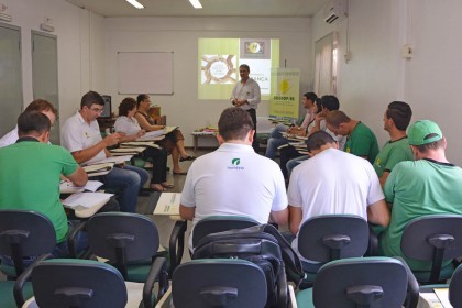 COTRIFRED investe em treinamento sobre aprimorando a liderança