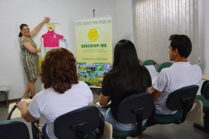 COTRIFRED investe em treinamento sobre aprimorando a liderança