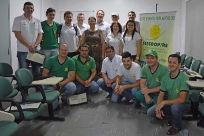 COTRIFRED investe em treinamento sobre aprimorando a liderança