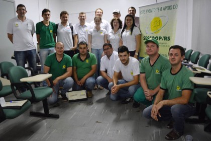 COTRIFRED investe em treinamento sobre aprimorando a liderança