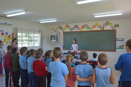 Cotrifred leva o projeto “Meu Herói, o Agricultor” em escolas municipais