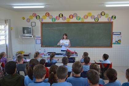 Cotrifred leva o projeto “Meu Herói, o Agricultor” em escolas municipais
