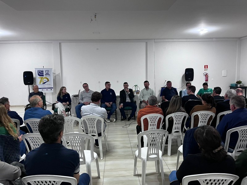 Cotrifred marca presença em evento sobre o futuro da bovinocultura de leite em Frederico Westphalen