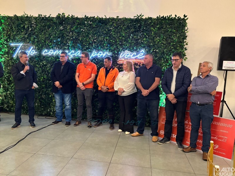 Cotrifred marca presença no lançamento do Plano Safra 2025 da Cresol Raiz