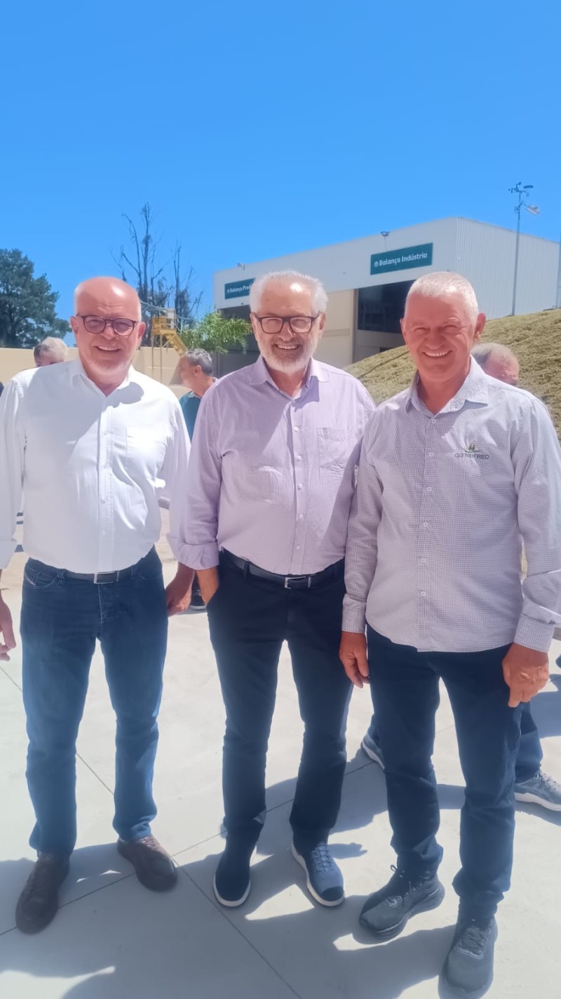 Cotrifred participa da inauguração da Indústria de Arroz da Cooperativa Camnpal