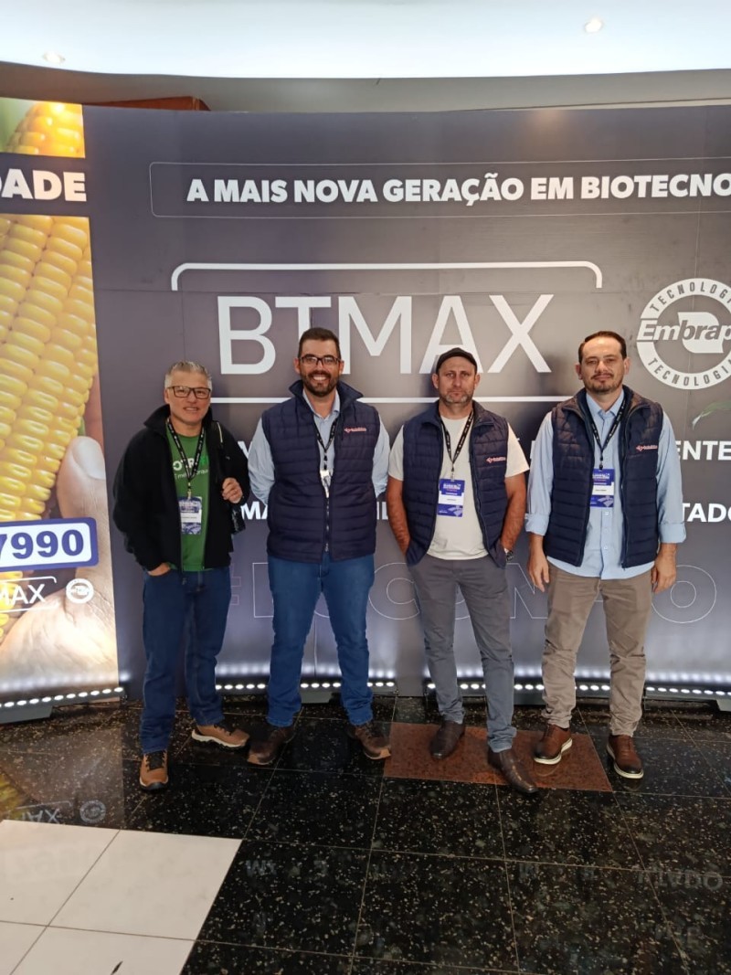 Cotrifred participa de Encontro Técnico sobre Silagem de Alta Qualidade promovido pela Santa Helena Sementes