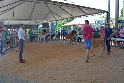 Cotrifred participa de IV Feira da Terneira e V Mostra da Agricultura Familiar em Iraí