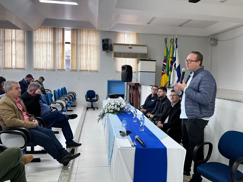 Cotrifred participa de palestra e roda de conversa sobre a pecuária leiteira na FACIPAL 2026