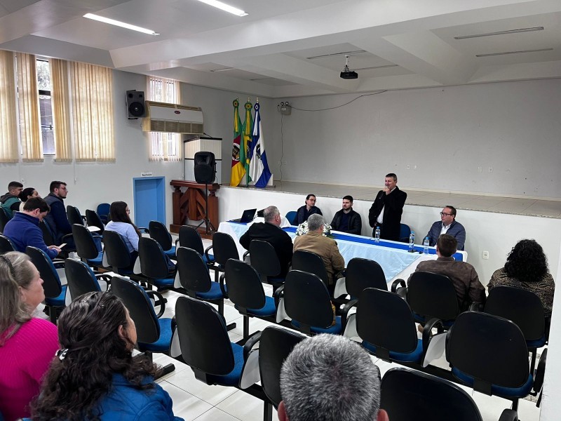 Cotrifred participa de palestra e roda de conversa sobre a pecuária leiteira na FACIPAL 2026