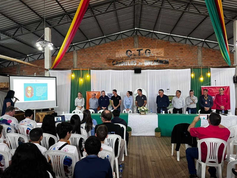 Cotrifred participa de Seminário Regional do Cooperativismo