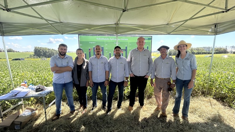 Cotrifred participa de treinamento técnico oferecido por parceira comercial