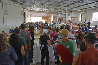 Cotrifred participa de V Feira da Terneira e VI Mostra da Agricultura Familiar em Iraí