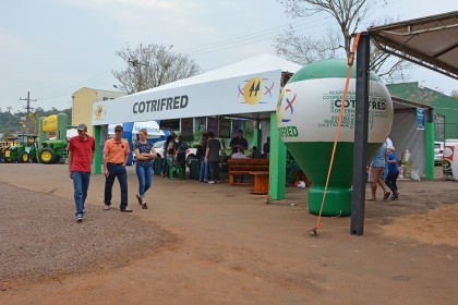 Cotrifred participa de V Feira da Terneira e VI Mostra da Agricultura Familiar em Iraí