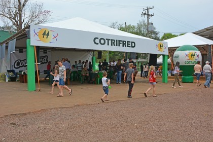 Cotrifred participa de V Feira da Terneira e VI Mostra da Agricultura Familiar em Iraí