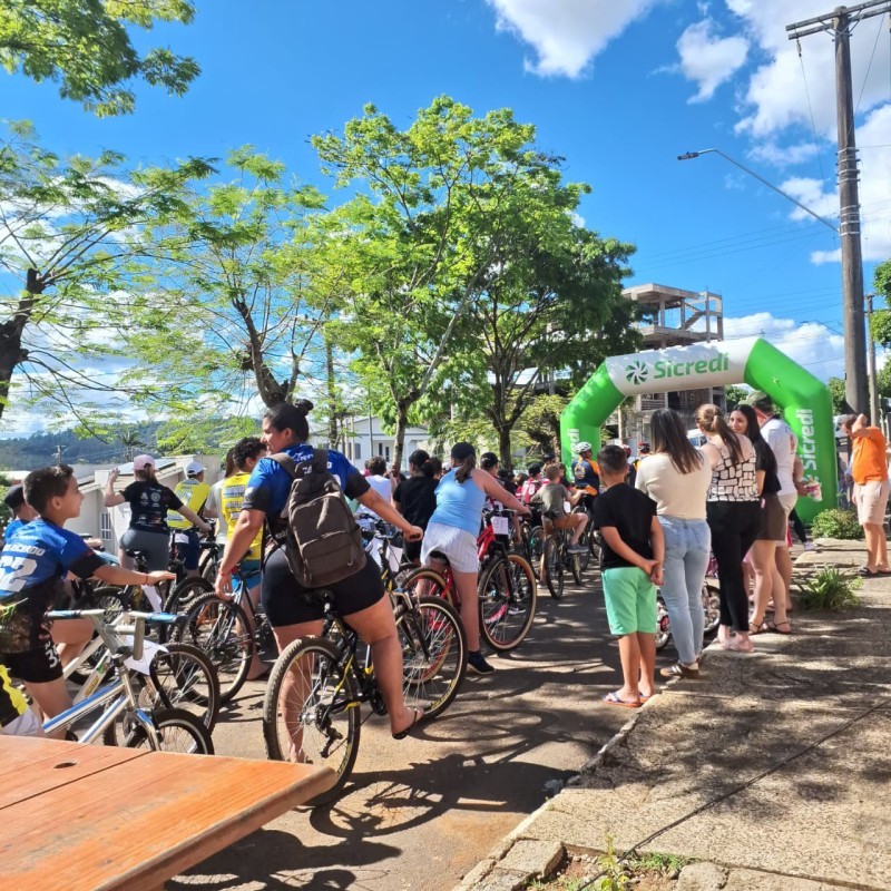Cotrifred participa do II Passeio Ciclístico da Escola José Canellas em Pinheirinho do Vale