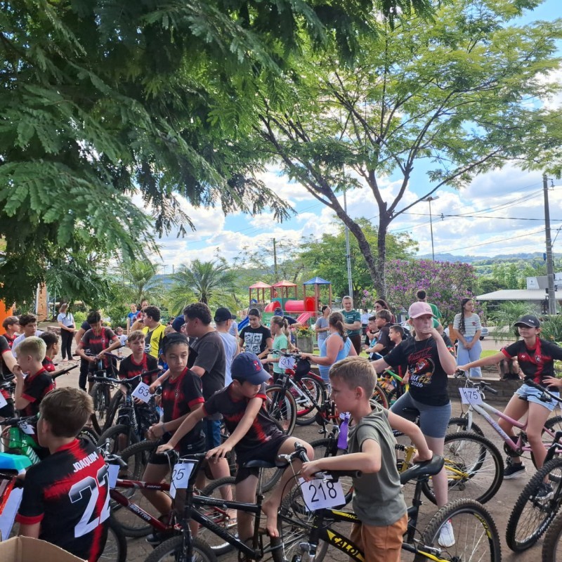 Cotrifred participa do II Passeio Ciclístico da Escola José Canellas em Pinheirinho do Vale