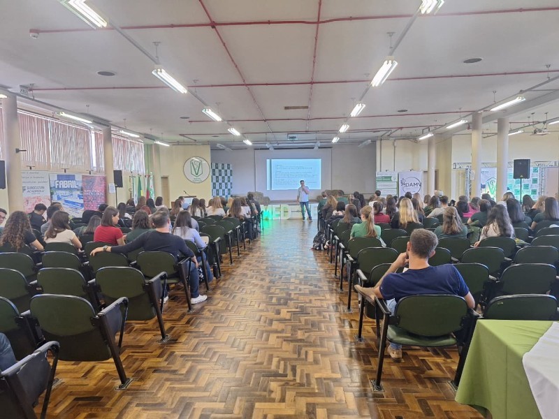 Cotrifred participa e apoia a 5ª Semana de Especialidades em Medicina Veterinária