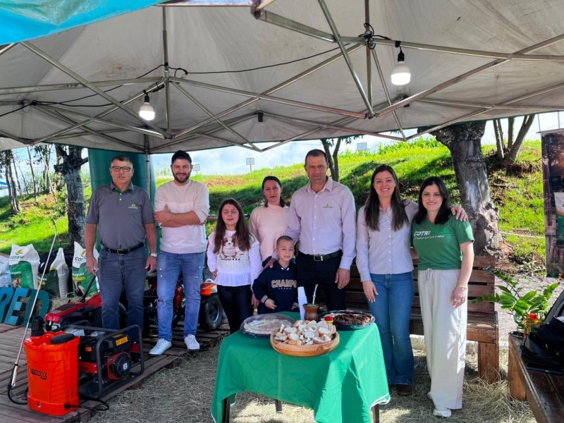 Cotrifred participou da ExpoCaiçara 2026 com estande e presença na abertura oficial