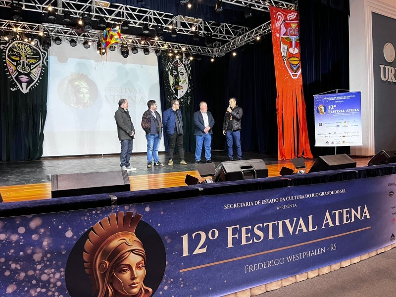 Cotrifred prestigia abertura do 12º Festival Atena e reforça apoio à cultura regional