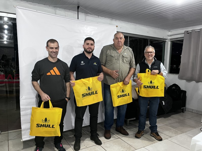 Cotrifred promove alinhamento técnico com foco no portfólio de milho