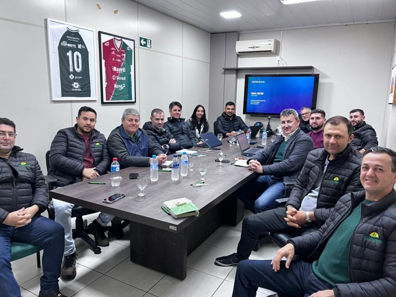 Cotrifred promove campanha de incentivo ao uso de sementes certificadas junto a empresas parceiras