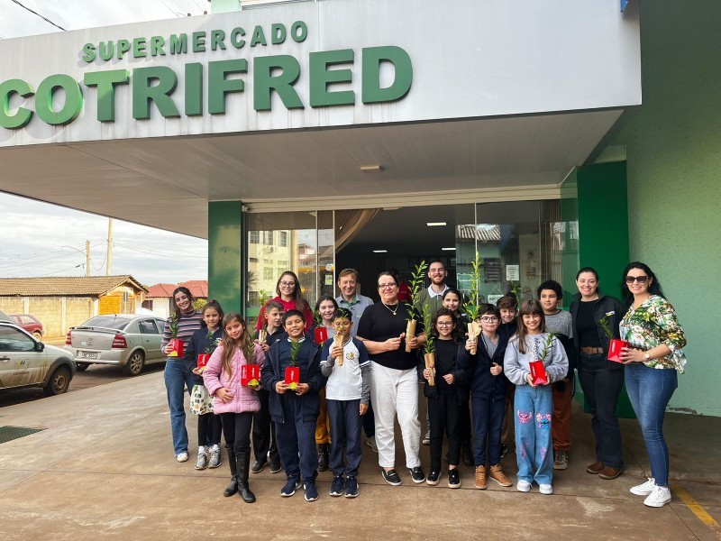 Cotrifred promove doação de mudas em Taquaruçu do Sul em celebração à Semana Mundial do Meio Ambiente