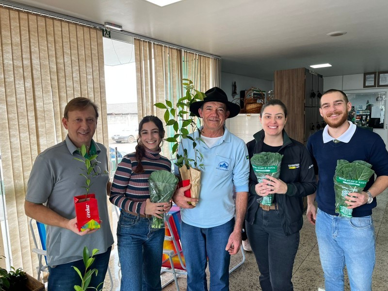 Cotrifred promove doação de mudas em Taquaruçu do Sul em celebração à Semana Mundial do Meio Ambiente