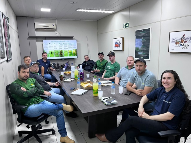 Cotrifred promove encontro técnico sobre posicionamento de produtos para as culturas de milho e soja