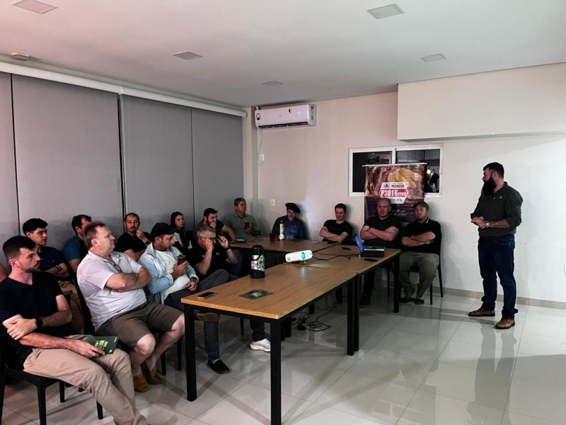 Cotrifred promove reunião técnica com a Pioneer Sementes e reforça planejamento para a safra 2026