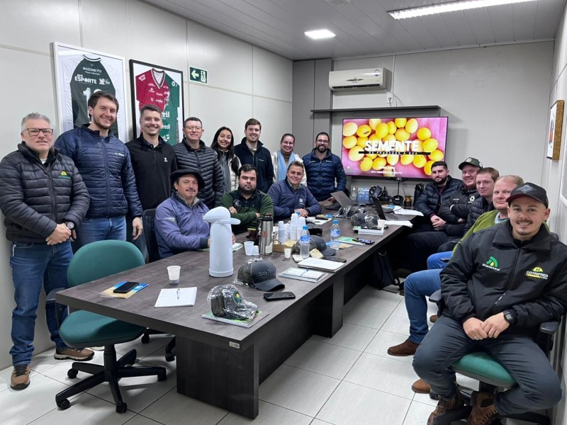 Cotrifred promove treinamento técnico com a parceira Sementes Aurora sobre o portfólio 2026/2027