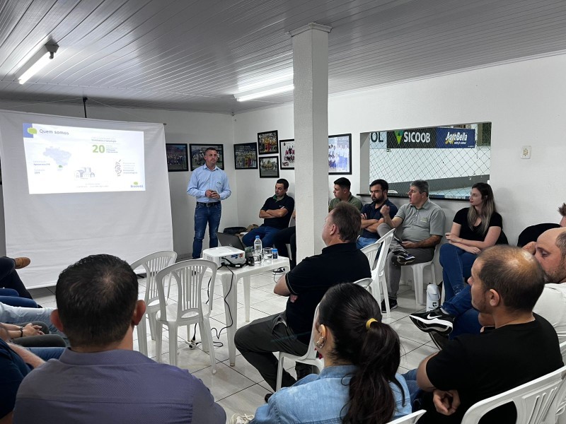 Cotrifred promove treinamento técnico com foco em fertilizantes para milho e soja
