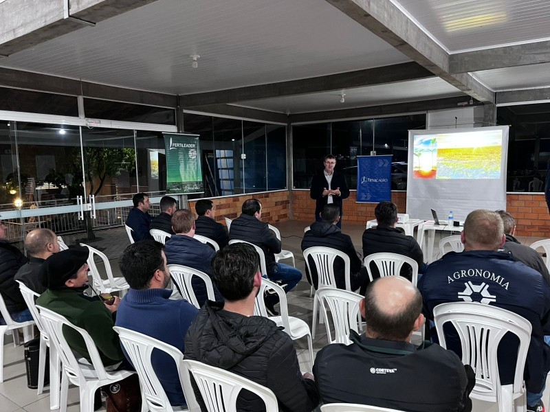 Cotrifred promove treinamento técnico em parceria com a Timac Agro para apresentar portfólio 2026