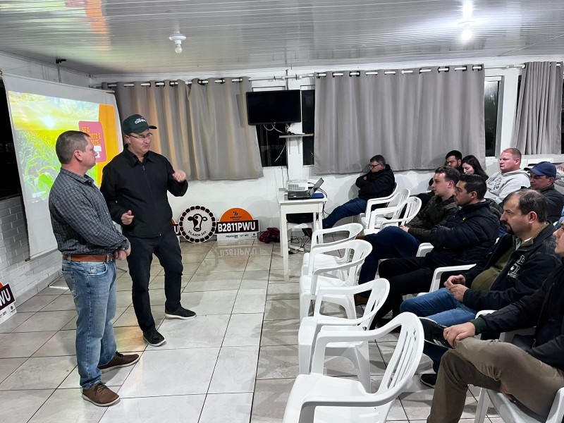 Cotrifred promove treinamento técnico sobre portfólio de milho em parceria com a Brevant Sementes